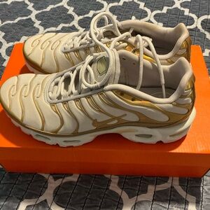 Nike White and Gold Athletic Shoes